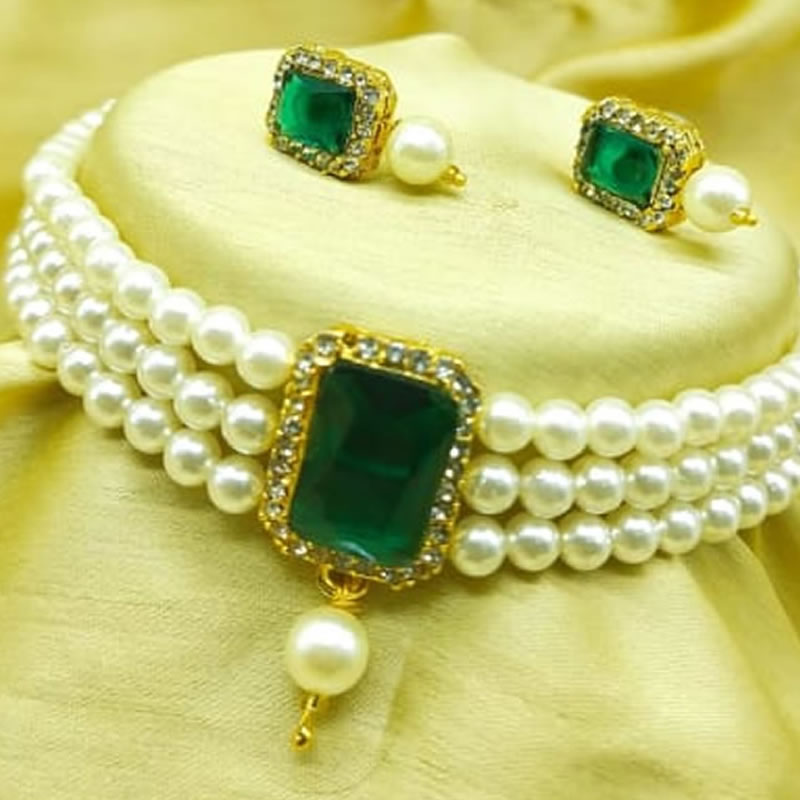 Pearl necklace with discount green stone