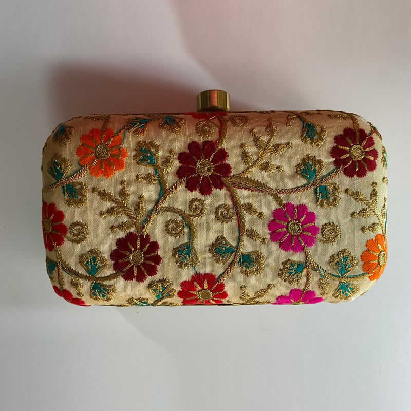 Purse Embroidered Latest Design Party Wear Clutch, Size: 8x4 Inch at Rs 699  in Ambala