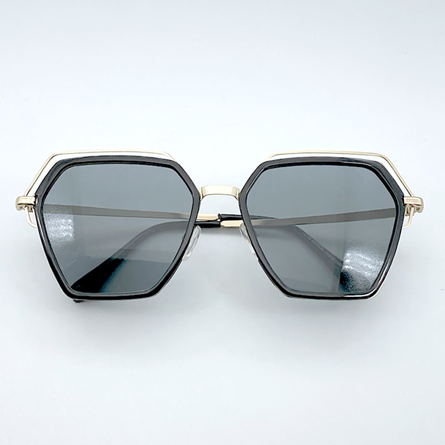 Rectangular Sunglasses with Black Metal Frame - Luxury Sunglasses –  Montblanc® GE