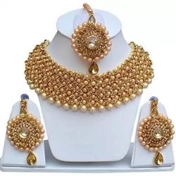 Golden Tone Kundan Choker Necklace With Necklace Set