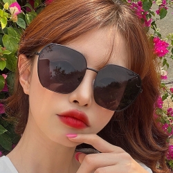 Women Gradient Vintage Metal Mirror Classic Ultraviolet-Proof Sunglasses