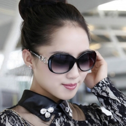 Vintage and Stylish Big Frame Sunglasses